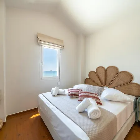 Grand Bleu Anastazia Apartment *